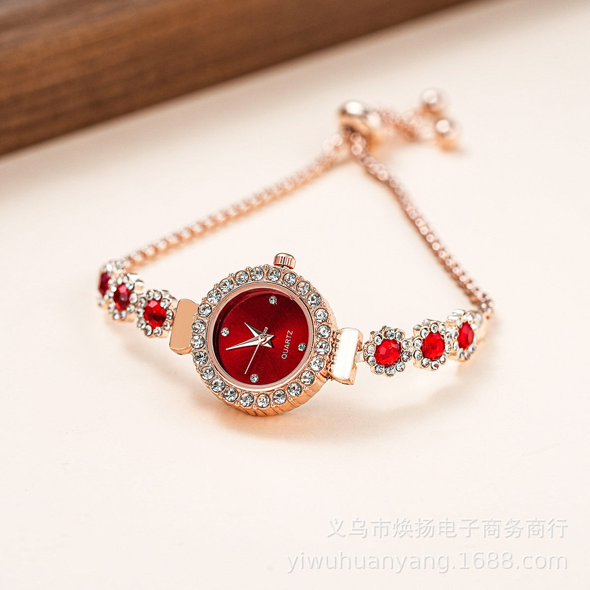 Fashion watch, small dial watch, women's high-end feel, pull-out bracelet watch